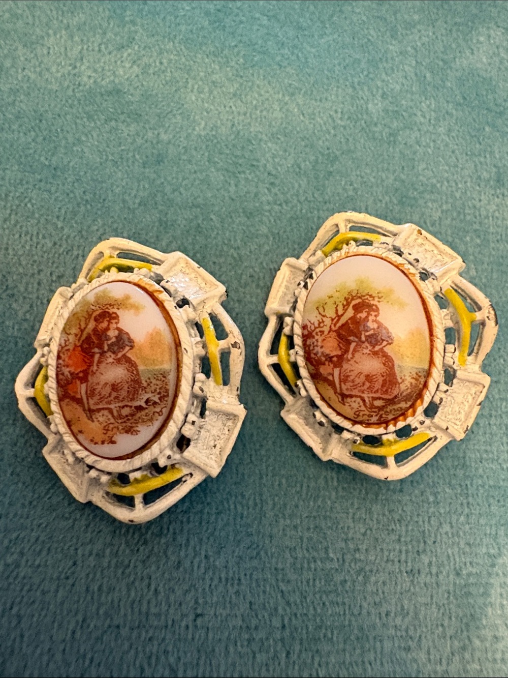 Vintage Hand Painted Porcelain Cameo Clip Earrings in White/Yellow Metal Setting